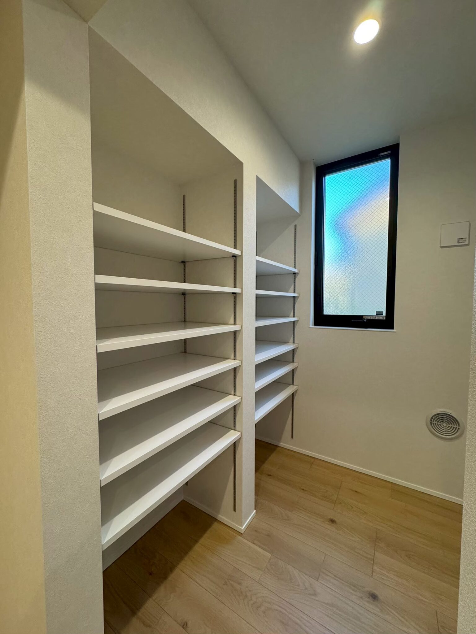 LINE_ALBUM_西村様邸_260218_28